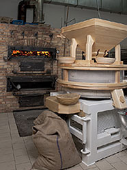La boulangerie Ruetz broie avec un moulin à céréales Osttiroler Green